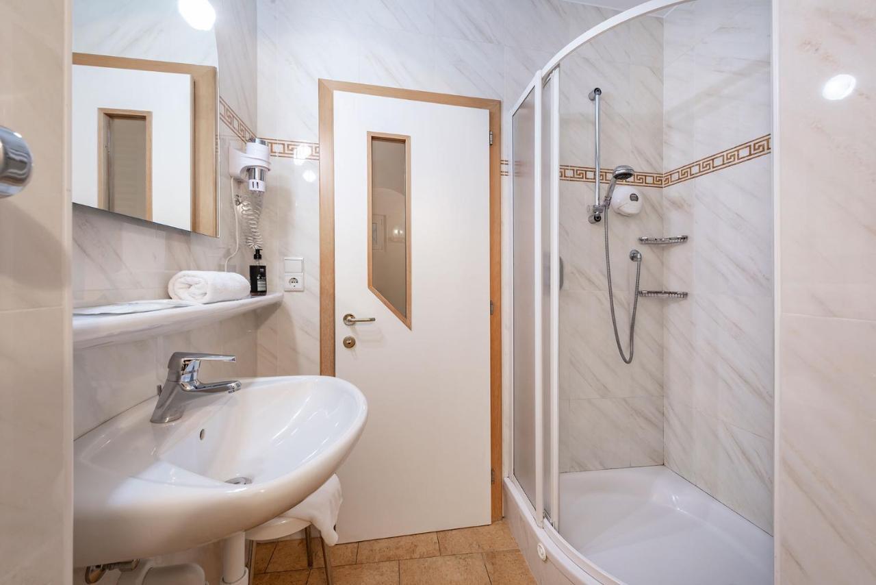 Rio di Pusteria Hotel Weisse Lilie - B&B מראה חיצוני תמונה