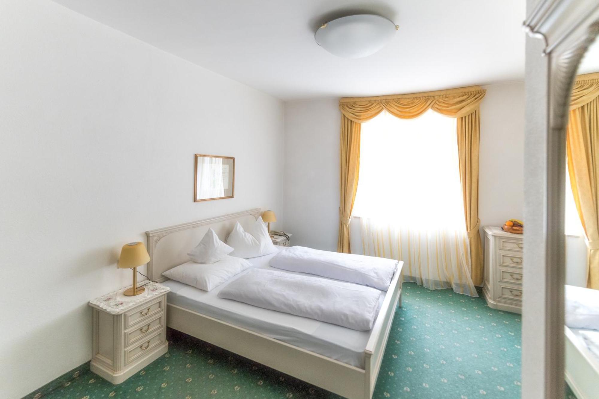 Rio di Pusteria Hotel Weisse Lilie - B&B חדר תמונה